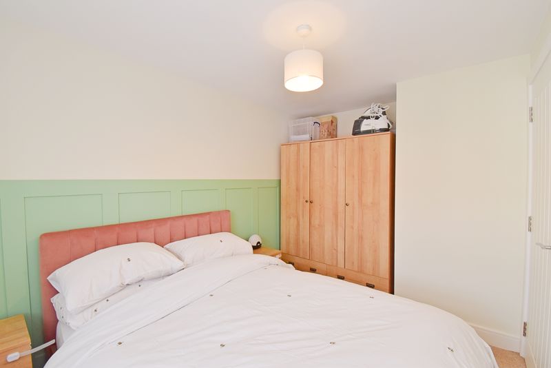 Bedroom- click for photo gallery